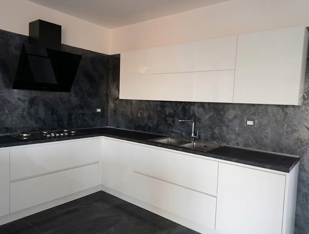 Cucina di un appartamento ristrutturato da Alberto Biscetti